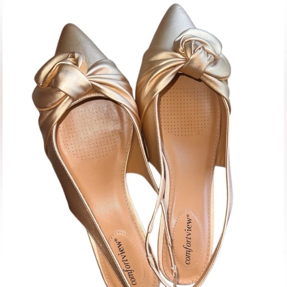 Comfortview Women's Gold Knotted Slingback Heels - Picture 3 of 8